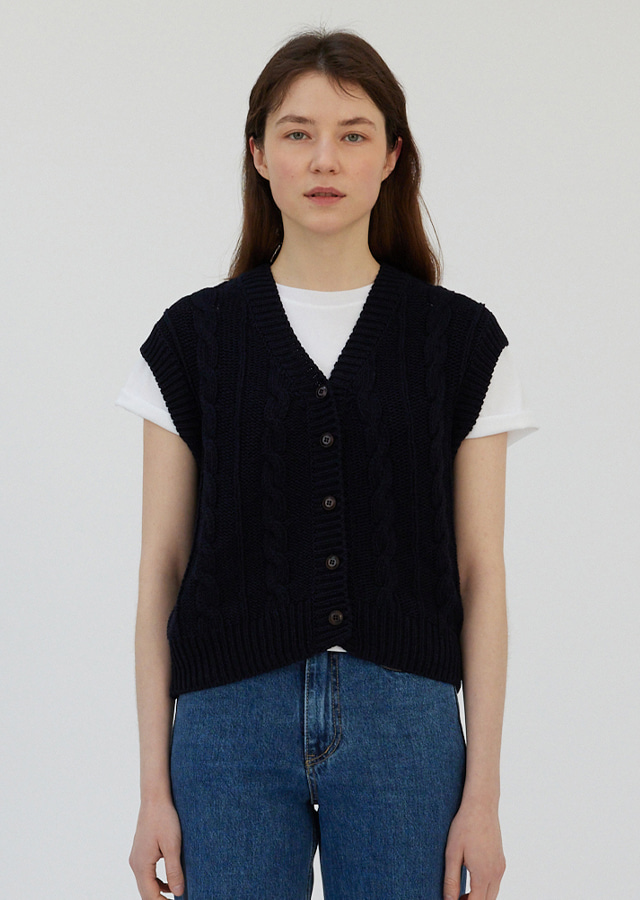 [20%] cotton cable knit vest-navy