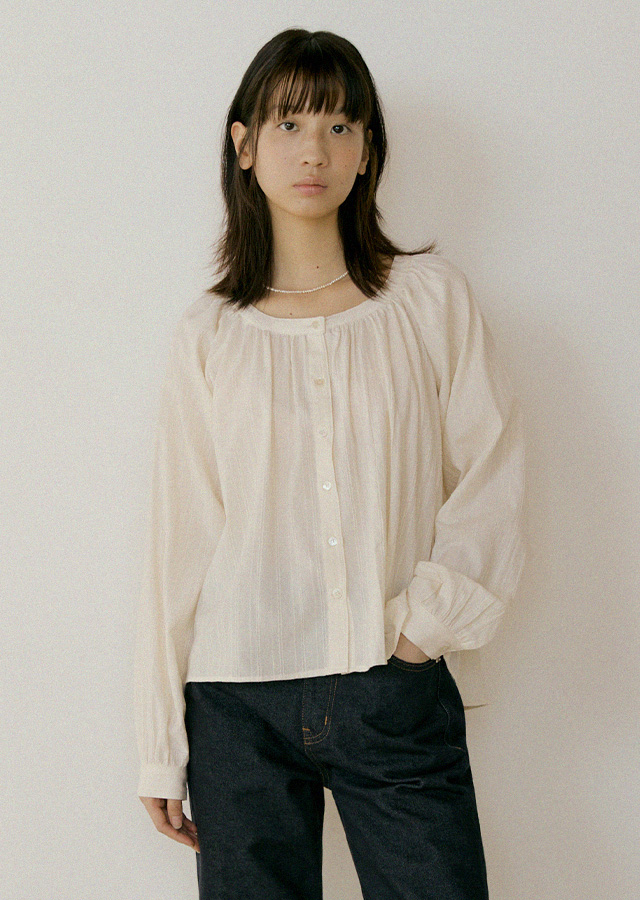 [10%] stripe shirring volume blouse-cream